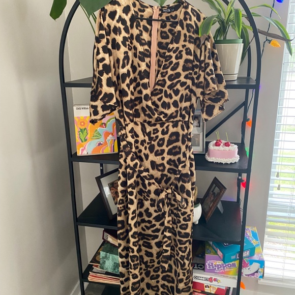 Nasty Gal satin wrap dress - Picture 3 of 3